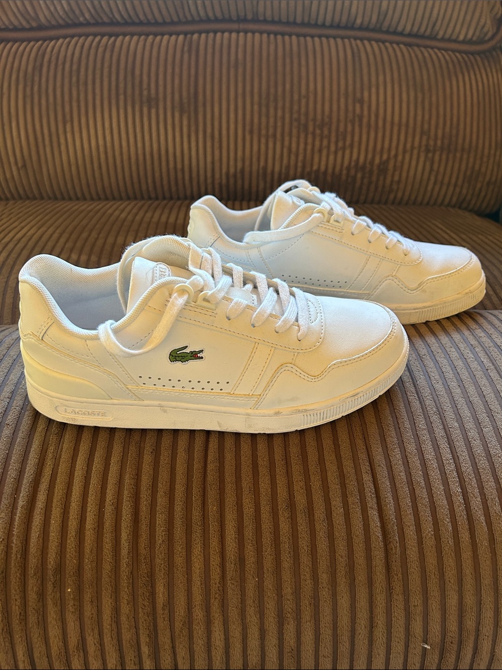 🐊Lacoste women’s White Low-Top Sneakers with Green Croc Logo